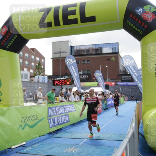 10.08.2025 - GEWOBA Citytriathlon Bremen H.Heesch http://msf.ph/oto/8539467 10.08.2025 14:23:51 Ziel 567, 802, 915 meine-sportfotos.de