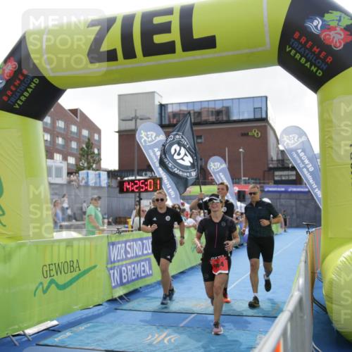 10.08.2025 - GEWOBA Citytriathlon Bremen H.Heesch http://msf.ph/oto/8539471 10.08.2025 14:24:59 Ziel 765, 894, 964, 1023 meine-sportfotos.de