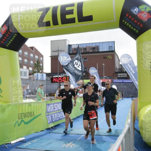 10.08.2025 - GEWOBA Citytriathlon Bremen H.Heesch http://msf.ph/oto/8539472 10.08.2025 14:25:00 Ziel 765, 894, 964, 1023 meine-sportfotos.de
