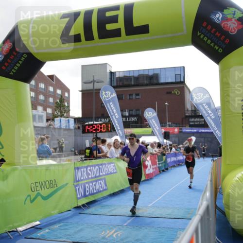 10.08.2025 - GEWOBA Citytriathlon Bremen H.Heesch http://msf.ph/oto/8539483 10.08.2025 14:29:00 Ziel 782, 944, 953, 1001, 1025 meine-sportfotos.de