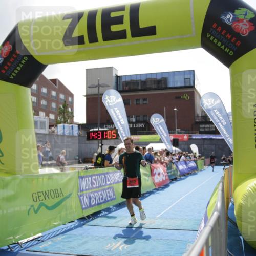 10.08.2025 - GEWOBA Citytriathlon Bremen H.Heesch http://msf.ph/oto/8539496 10.08.2025 14:31:04 Ziel 862, 969 meine-sportfotos.de
