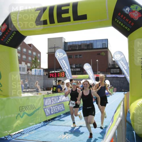 10.08.2025 - GEWOBA Citytriathlon Bremen H.Heesch http://msf.ph/oto/8539498 10.08.2025 14:31:12 Ziel 862, 969, 1036 meine-sportfotos.de