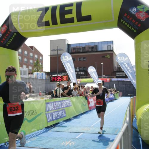 10.08.2025 - GEWOBA Citytriathlon Bremen H.Heesch http://msf.ph/oto/8539513 10.08.2025 14:35:29 Ziel 596, 632, 652 meine-sportfotos.de