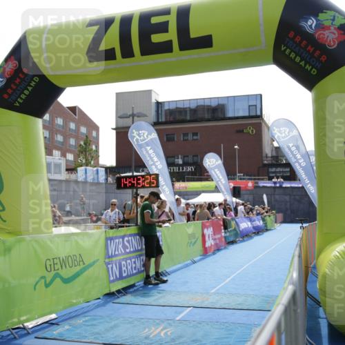 10.08.2025 - GEWOBA Citytriathlon Bremen H.Heesch http://msf.ph/oto/8539524 10.08.2025 14:43:24 Ziel 829 meine-sportfotos.de