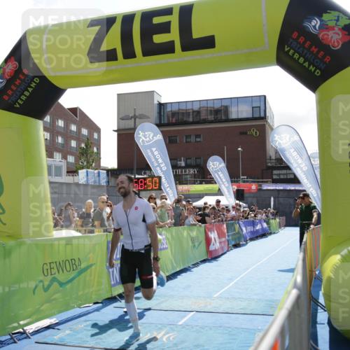 10.08.2025 - GEWOBA Citytriathlon Bremen H.Heesch http://msf.ph/oto/8539541 10.08.2025 14:58:50 Ziel 49, 159 meine-sportfotos.de