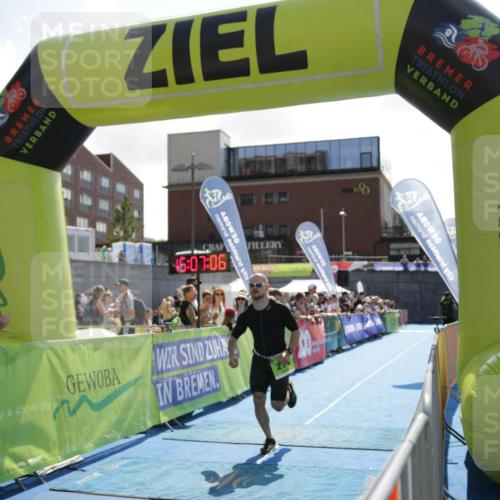 10.08.2025 - GEWOBA Citytriathlon Bremen H.Heesch http://msf.ph/oto/8539558 10.08.2025 15:07:05 Ziel 175, 178, 214 meine-sportfotos.de