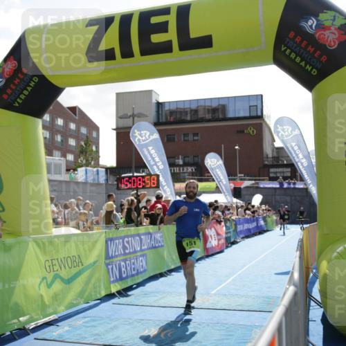 10.08.2025 - GEWOBA Citytriathlon Bremen H.Heesch http://msf.ph/oto/8539563 10.08.2025 15:08:57 Ziel 2, 82, 151 meine-sportfotos.de