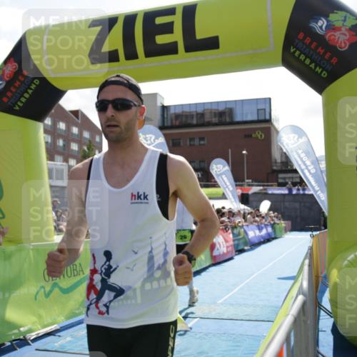 10.08.2025 - GEWOBA Citytriathlon Bremen H.Heesch http://msf.ph/oto/8539566 10.08.2025 15:09:08 Ziel 12, 26, 42, 44, 104, 151 meine-sportfotos.de