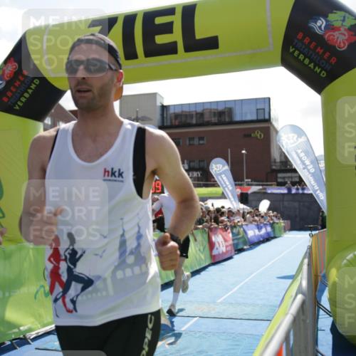 10.08.2025 - GEWOBA Citytriathlon Bremen H.Heesch http://msf.ph/oto/8539567 10.08.2025 15:09:08 Ziel 12, 26, 42, 44, 104, 151 meine-sportfotos.de