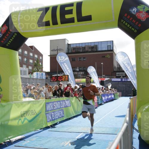 10.08.2025 - GEWOBA Citytriathlon Bremen H.Heesch http://msf.ph/oto/8539571 10.08.2025 15:10:22 Ziel 37, 148, 264, 287 meine-sportfotos.de