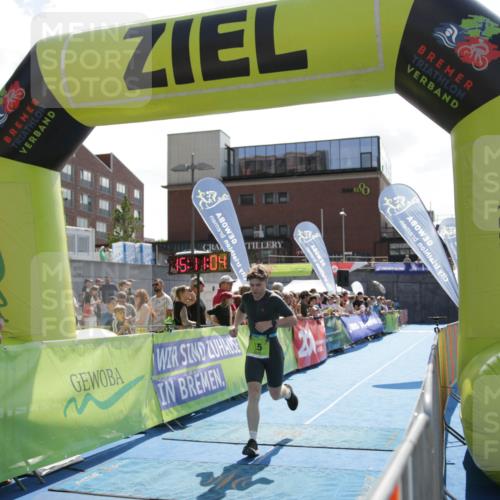 10.08.2025 - GEWOBA Citytriathlon Bremen H.Heesch http://msf.ph/oto/8539574 10.08.2025 15:11:04 Ziel 15 meine-sportfotos.de