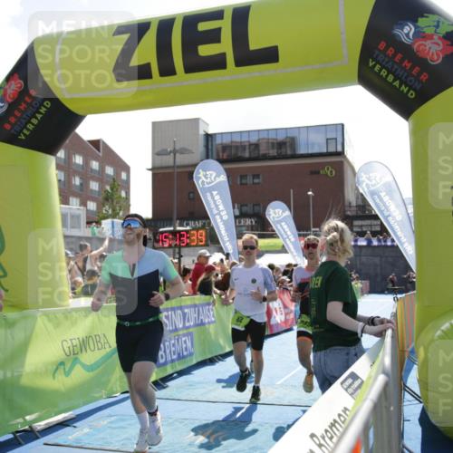 10.08.2025 - GEWOBA Citytriathlon Bremen H.Heesch http://msf.ph/oto/8539580 10.08.2025 15:13:39 Ziel 62, 92, 116, 146, 255 meine-sportfotos.de