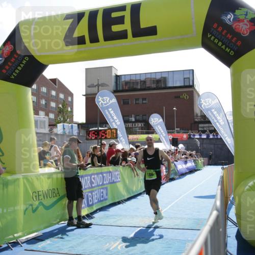 10.08.2025 - GEWOBA Citytriathlon Bremen H.Heesch http://msf.ph/oto/8539588 10.08.2025 15:15:06 Ziel 186, 254 meine-sportfotos.de