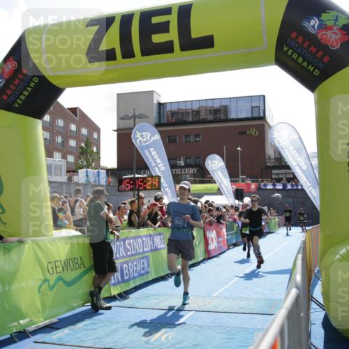 10.08.2025 - GEWOBA Citytriathlon Bremen H.Heesch http://msf.ph/oto/8539591 10.08.2025 15:15:22 Ziel 64 meine-sportfotos.de