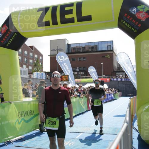 10.08.2025 - GEWOBA Citytriathlon Bremen H.Heesch http://msf.ph/oto/8539608 10.08.2025 15:16:56 Ziel 113, 239 meine-sportfotos.de