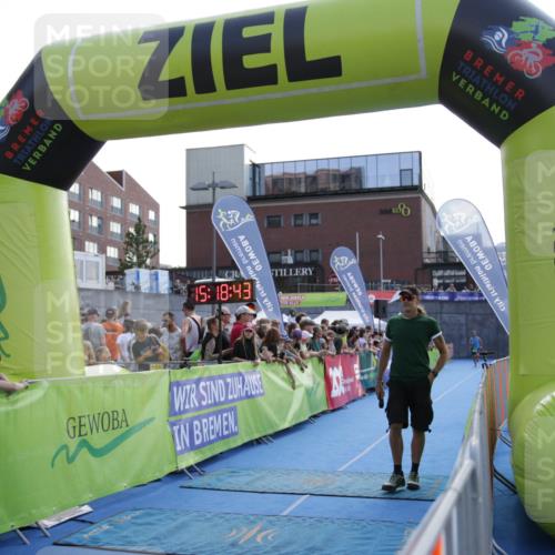 10.08.2025 - GEWOBA Citytriathlon Bremen H.Heesch http://msf.ph/oto/8539627 10.08.2025 15:18:42 Ziel 32, 121, 201, 215 meine-sportfotos.de