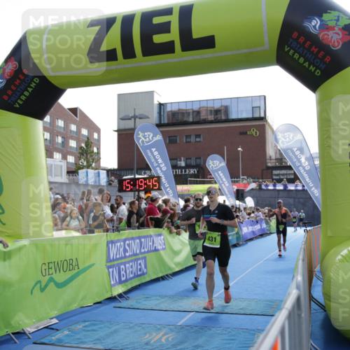 10.08.2025 - GEWOBA Citytriathlon Bremen H.Heesch http://msf.ph/oto/8539632 10.08.2025 15:19:45 Ziel 106, 123, 174, 431 meine-sportfotos.de