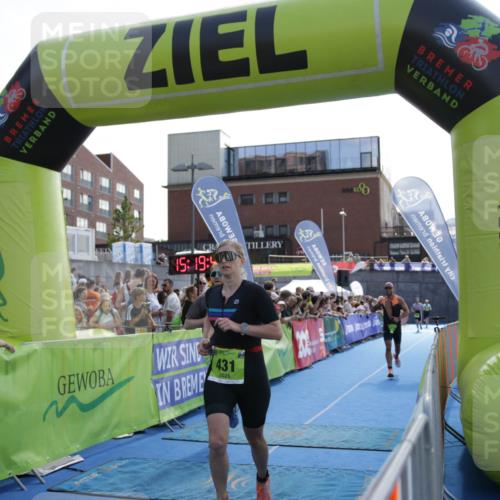 10.08.2025 - GEWOBA Citytriathlon Bremen H.Heesch http://msf.ph/oto/8539634 10.08.2025 15:19:45 Ziel 106, 123, 174, 431 meine-sportfotos.de