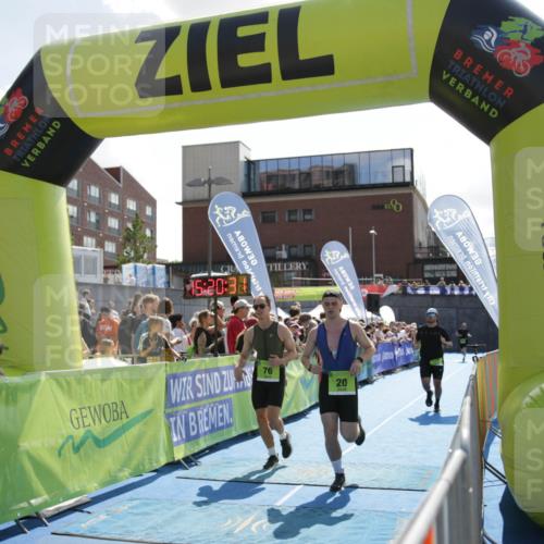 10.08.2025 - GEWOBA Citytriathlon Bremen H.Heesch http://msf.ph/oto/8539643 10.08.2025 15:20:30 Ziel 50, 76, 177 meine-sportfotos.de