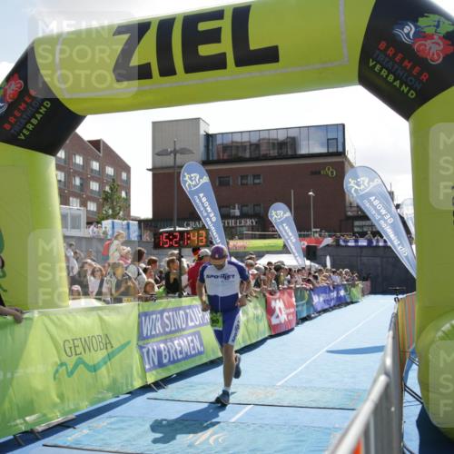 10.08.2025 - GEWOBA Citytriathlon Bremen H.Heesch http://msf.ph/oto/8539663 10.08.2025 15:21:42 Ziel 253, 865 meine-sportfotos.de