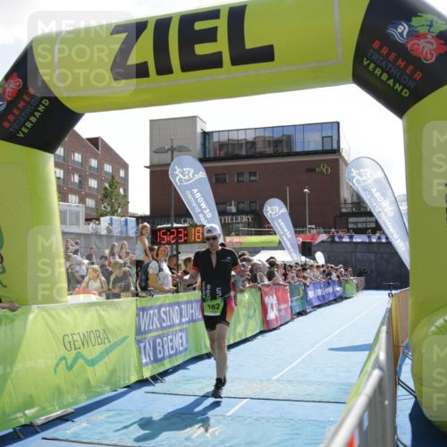 10.08.2025 - GEWOBA Citytriathlon Bremen H.Heesch http://msf.ph/oto/8539673 10.08.2025 15:23:17 Ziel 24, 100, 162, 211 meine-sportfotos.de