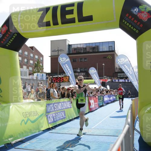 10.08.2025 - GEWOBA Citytriathlon Bremen H.Heesch http://msf.ph/oto/8539674 10.08.2025 15:23:41 Ziel 98 meine-sportfotos.de