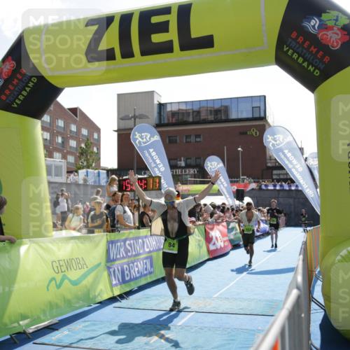 10.08.2025 - GEWOBA Citytriathlon Bremen H.Heesch http://msf.ph/oto/8539680 10.08.2025 15:24:11 Ziel 84, 154, 478 meine-sportfotos.de