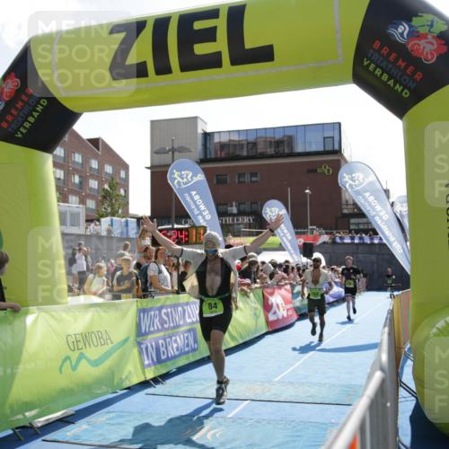 10.08.2025 - GEWOBA Citytriathlon Bremen H.Heesch http://msf.ph/oto/8539681 10.08.2025 15:24:11 Ziel 84, 154, 478 meine-sportfotos.de