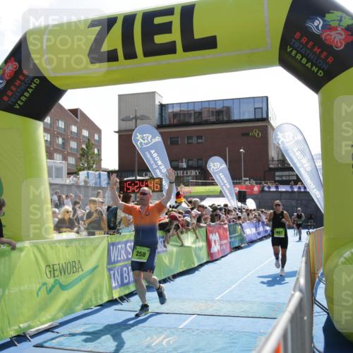 10.08.2025 - GEWOBA Citytriathlon Bremen H.Heesch http://msf.ph/oto/8539691 10.08.2025 15:24:46 Ziel 51, 234, 497 meine-sportfotos.de