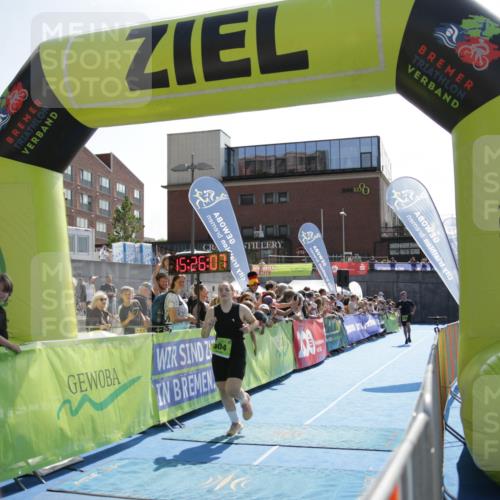 10.08.2025 - GEWOBA Citytriathlon Bremen H.Heesch http://msf.ph/oto/8539704 10.08.2025 15:26:05 Ziel 29, 205, 303, 323 meine-sportfotos.de