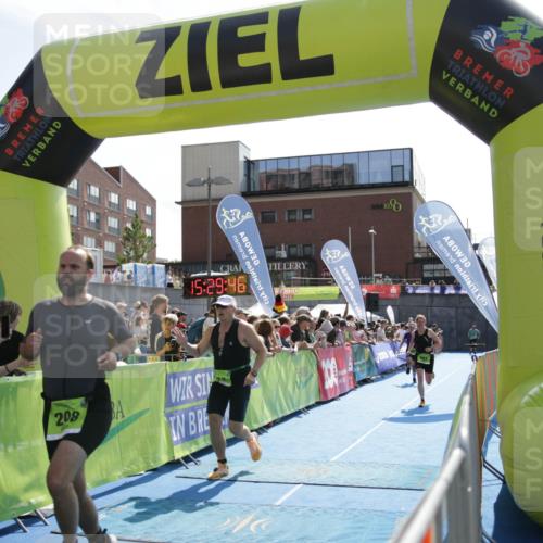 10.08.2025 - GEWOBA Citytriathlon Bremen H.Heesch http://msf.ph/oto/8539742 10.08.2025 15:29:45 Ziel 208, 273 meine-sportfotos.de