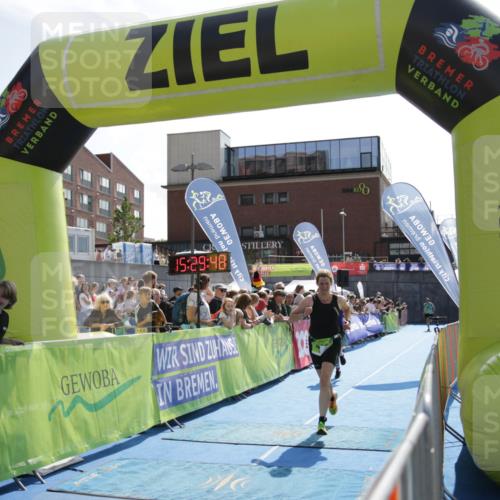 10.08.2025 - GEWOBA Citytriathlon Bremen H.Heesch http://msf.ph/oto/8539744 10.08.2025 15:29:47 Ziel 208, 273 meine-sportfotos.de