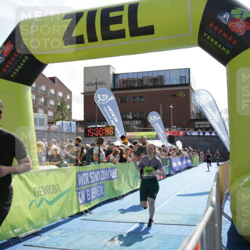 10.08.2025 - GEWOBA Citytriathlon Bremen H.Heesch http://msf.ph/oto/8539754 10.08.2025 15:30:45 Ziel 35, 110, 365 meine-sportfotos.de