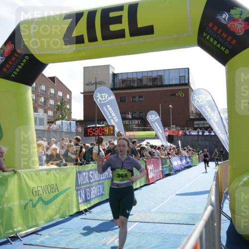 10.08.2025 - GEWOBA Citytriathlon Bremen H.Heesch http://msf.ph/oto/8539755 10.08.2025 15:30:45 Ziel 35, 110, 365 meine-sportfotos.de