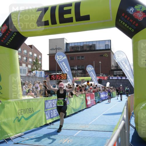 10.08.2025 - GEWOBA Citytriathlon Bremen H.Heesch http://msf.ph/oto/8539790 10.08.2025 15:35:50 Ziel 399, 429, 507 meine-sportfotos.de