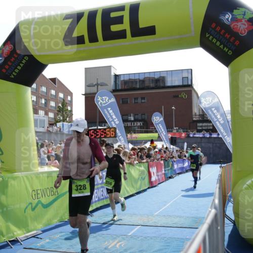 10.08.2025 - GEWOBA Citytriathlon Bremen H.Heesch http://msf.ph/oto/8539794 10.08.2025 15:35:55 Ziel 356, 429, 492 meine-sportfotos.de