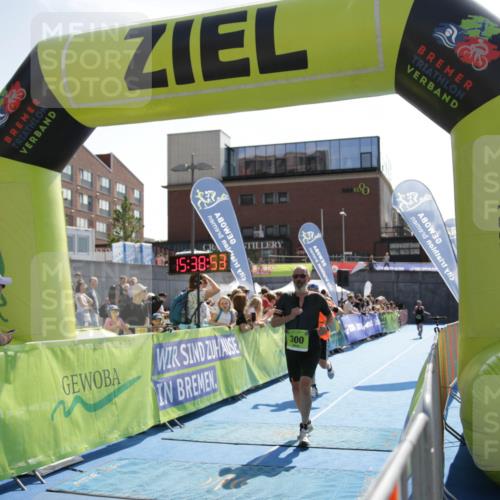 10.08.2025 - GEWOBA Citytriathlon Bremen H.Heesch http://msf.ph/oto/8539818 10.08.2025 15:38:52 Ziel 120 meine-sportfotos.de