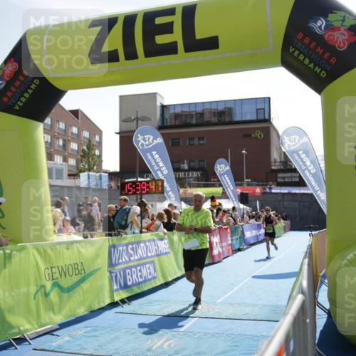 10.08.2025 - GEWOBA Citytriathlon Bremen H.Heesch http://msf.ph/oto/8539825 10.08.2025 15:39:40 Ziel 194, 305, 501 meine-sportfotos.de