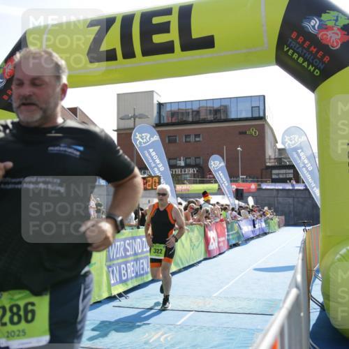 10.08.2025 - GEWOBA Citytriathlon Bremen H.Heesch http://msf.ph/oto/8539846 10.08.2025 15:43:19 Ziel 179, 286, 291, 322 meine-sportfotos.de