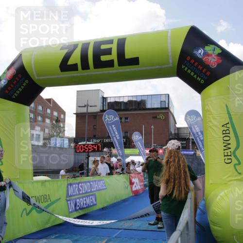 10.08.2025 - GEWOBA Citytriathlon Bremen H.Heesch http://msf.ph/oto/8539893 10.08.2025 11:03:25 Ziel  meine-sportfotos.de