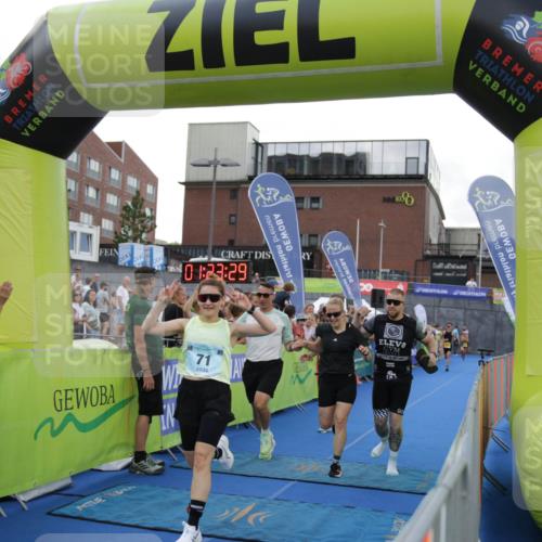 10.08.2025 - GEWOBA Citytriathlon Bremen H.Heesch http://msf.ph/oto/8539903 10.08.2025 11:27:06 Ziel 71, 239, 426, 428, 473 meine-sportfotos.de