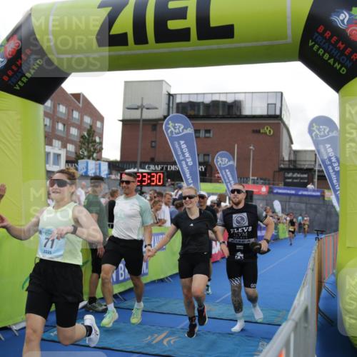 10.08.2025 - GEWOBA Citytriathlon Bremen H.Heesch http://msf.ph/oto/8539907 10.08.2025 11:27:06 Ziel 71, 239, 426, 428, 473 meine-sportfotos.de