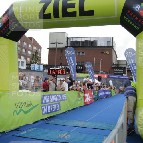 10.08.2025 - GEWOBA Citytriathlon Bremen H.Heesch http://msf.ph/oto/8539915 10.08.2025 11:27:44 Ziel 430 meine-sportfotos.de