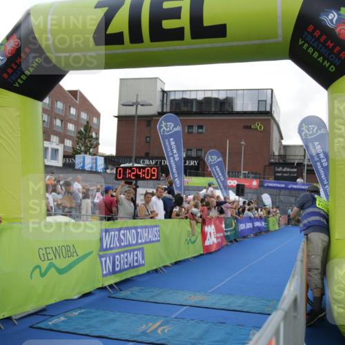 10.08.2025 - GEWOBA Citytriathlon Bremen H.Heesch http://msf.ph/oto/8539918 10.08.2025 11:27:45 Ziel 430 meine-sportfotos.de