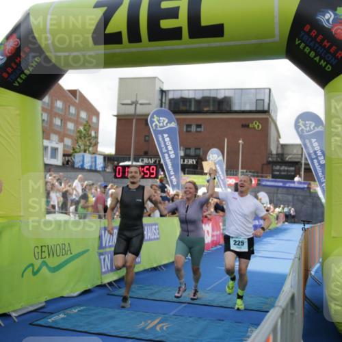 10.08.2025 - GEWOBA Citytriathlon Bremen H.Heesch http://msf.ph/oto/8539919 10.08.2025 11:28:36 Ziel 225, 420 meine-sportfotos.de
