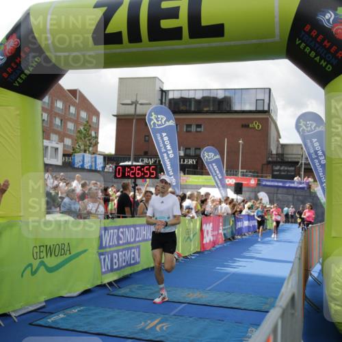 10.08.2025 - GEWOBA Citytriathlon Bremen H.Heesch http://msf.ph/oto/8539942 10.08.2025 11:30:31 Ziel 83, 131, 390, 433 meine-sportfotos.de