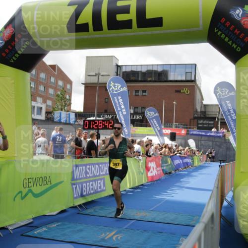 10.08.2025 - GEWOBA Citytriathlon Bremen H.Heesch http://msf.ph/oto/8539954 10.08.2025 11:32:19 Ziel 211, 215, 397, 441 meine-sportfotos.de