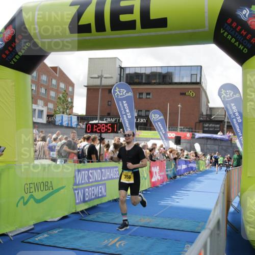 10.08.2025 - GEWOBA Citytriathlon Bremen H.Heesch http://msf.ph/oto/8539955 10.08.2025 11:32:28 Ziel 215, 356, 397 meine-sportfotos.de