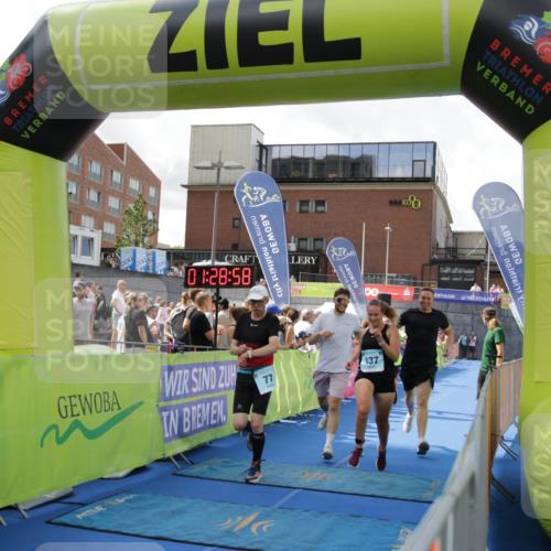 10.08.2025 - GEWOBA Citytriathlon Bremen H.Heesch http://msf.ph/oto/8539956 10.08.2025 11:32:35 Ziel 77, 137, 356, 400 meine-sportfotos.de