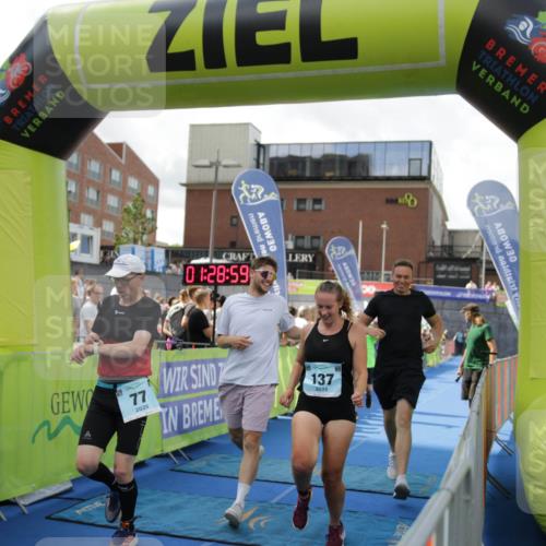 10.08.2025 - GEWOBA Citytriathlon Bremen H.Heesch http://msf.ph/oto/8539957 10.08.2025 11:32:35 Ziel 77, 137, 356, 400 meine-sportfotos.de